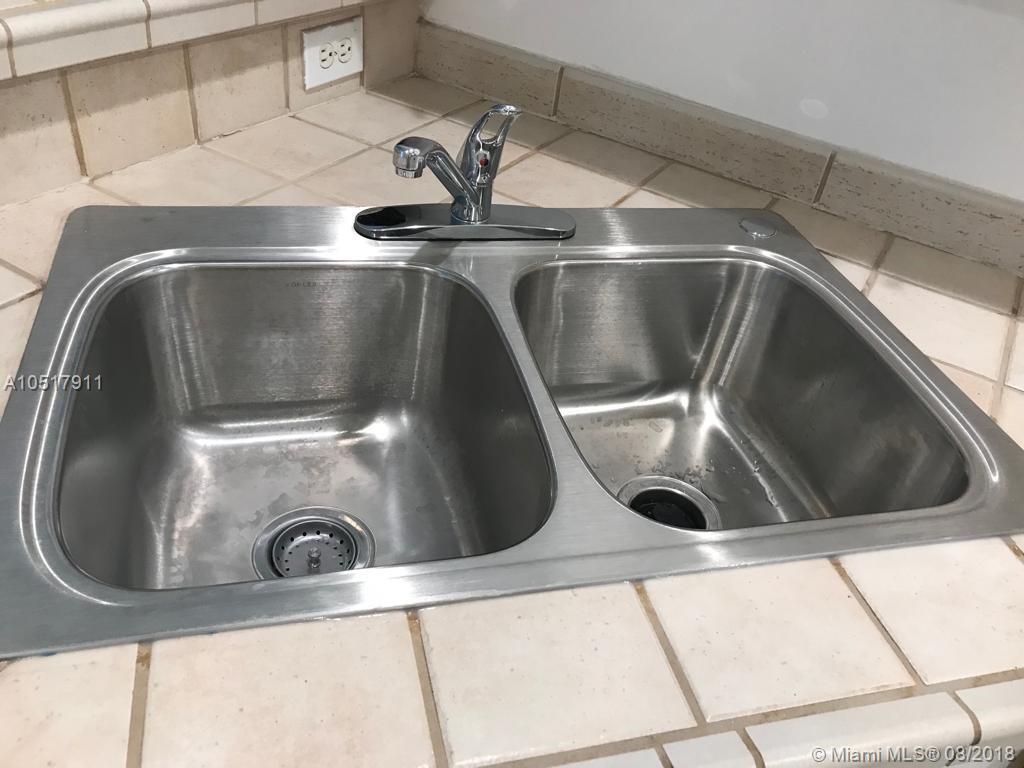 DORAL LANDINGS TOWNHOMES - Residential Lease