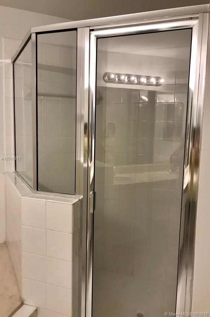 DORAL LANDINGS TOWNHOMES - Residential Lease