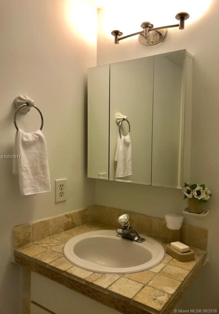 DORAL LANDINGS TOWNHOMES - Residential Lease