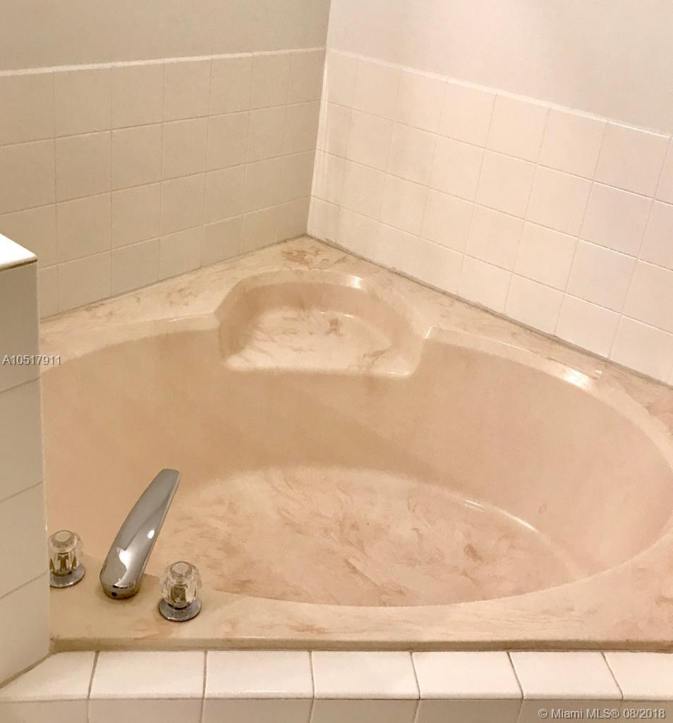 DORAL LANDINGS TOWNHOMES - Residential Lease