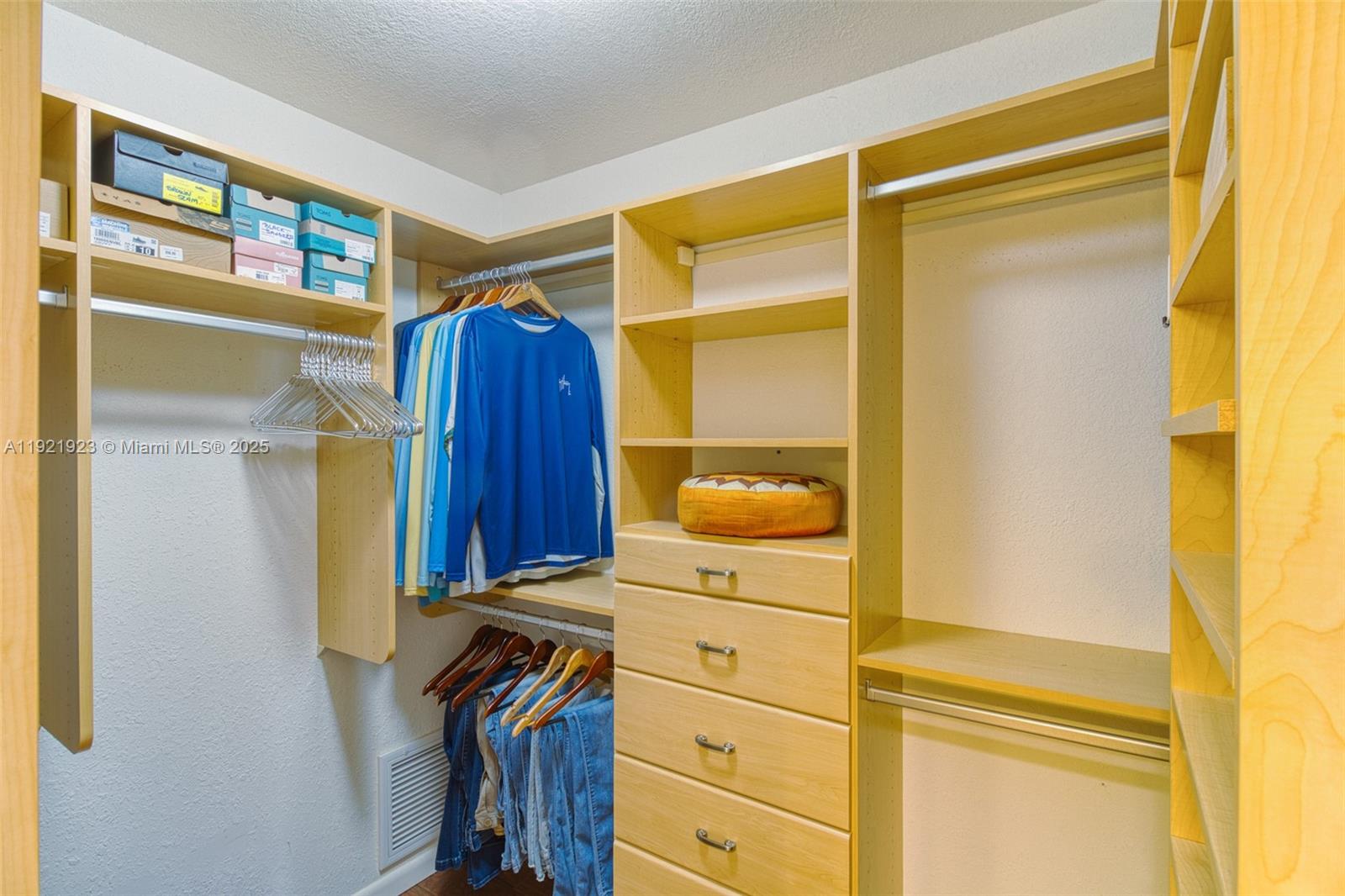 COLLIER MANOR FIRST ADD - Residential