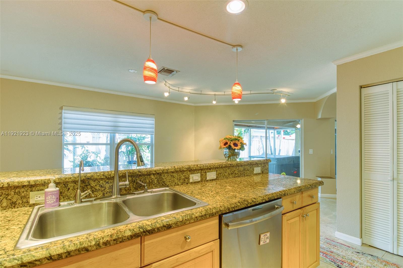 COLLIER MANOR FIRST ADD - Residential