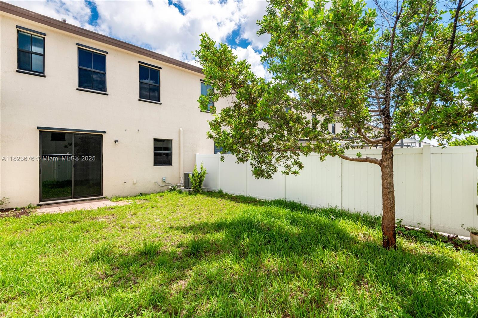 AQUABELLA NORTH REPLAT - Residential