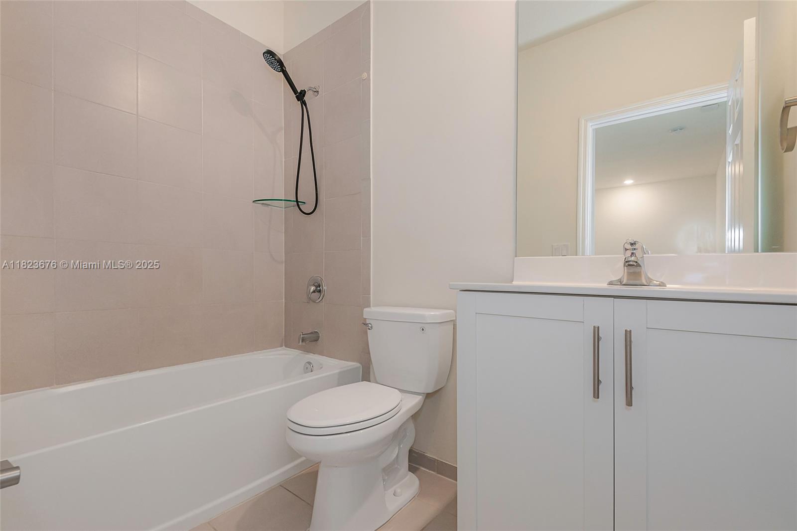 AQUABELLA NORTH REPLAT - Residential