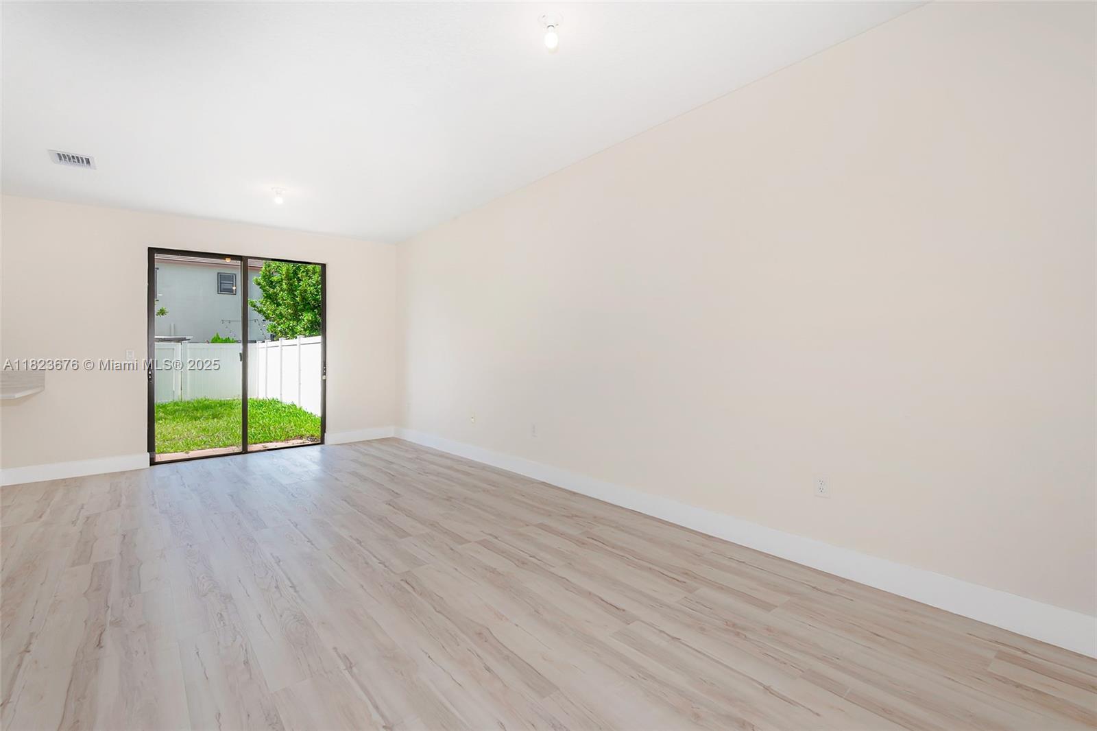 AQUABELLA NORTH REPLAT - Residential