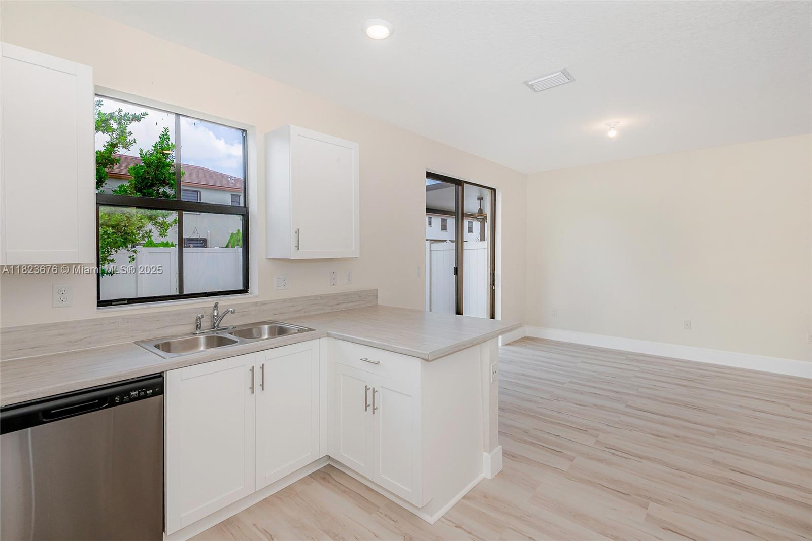 AQUABELLA NORTH REPLAT - Residential