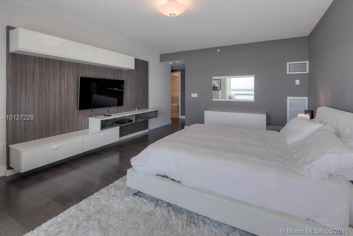 FOUR SEASONS - Residential Lease