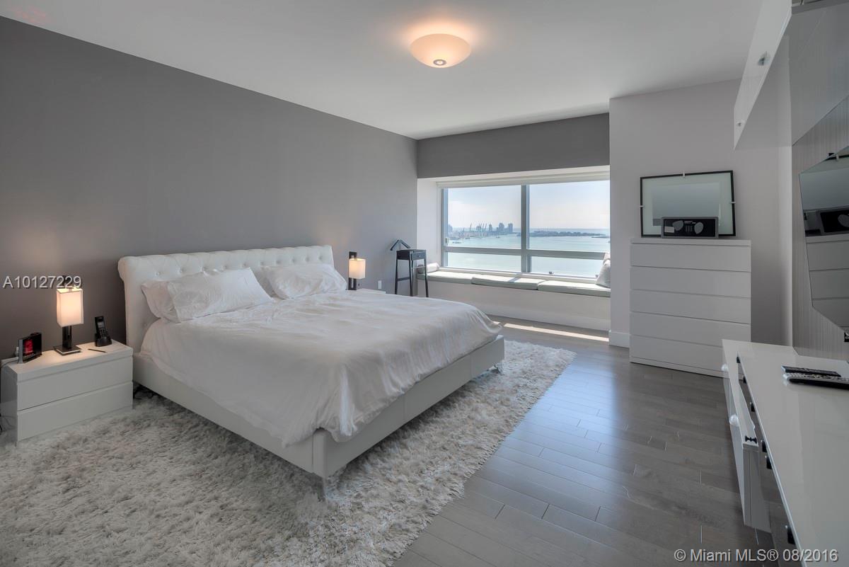 FOUR SEASONS - Residential Lease