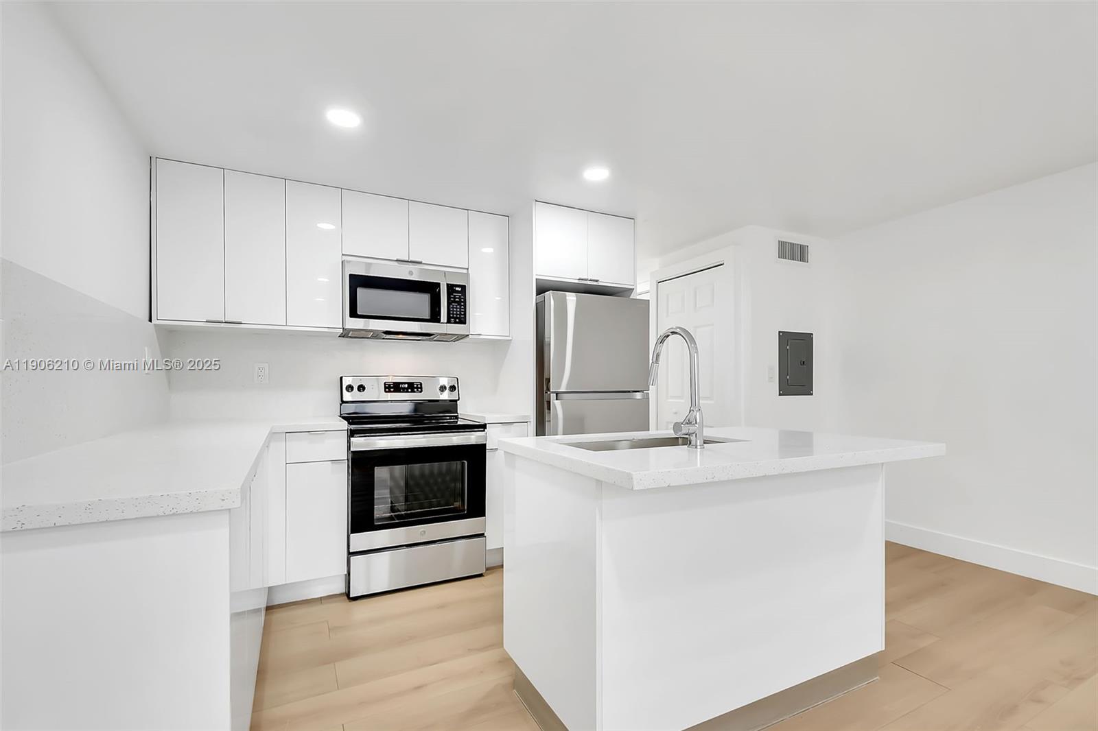 BLANTON PARK - Residential Lease