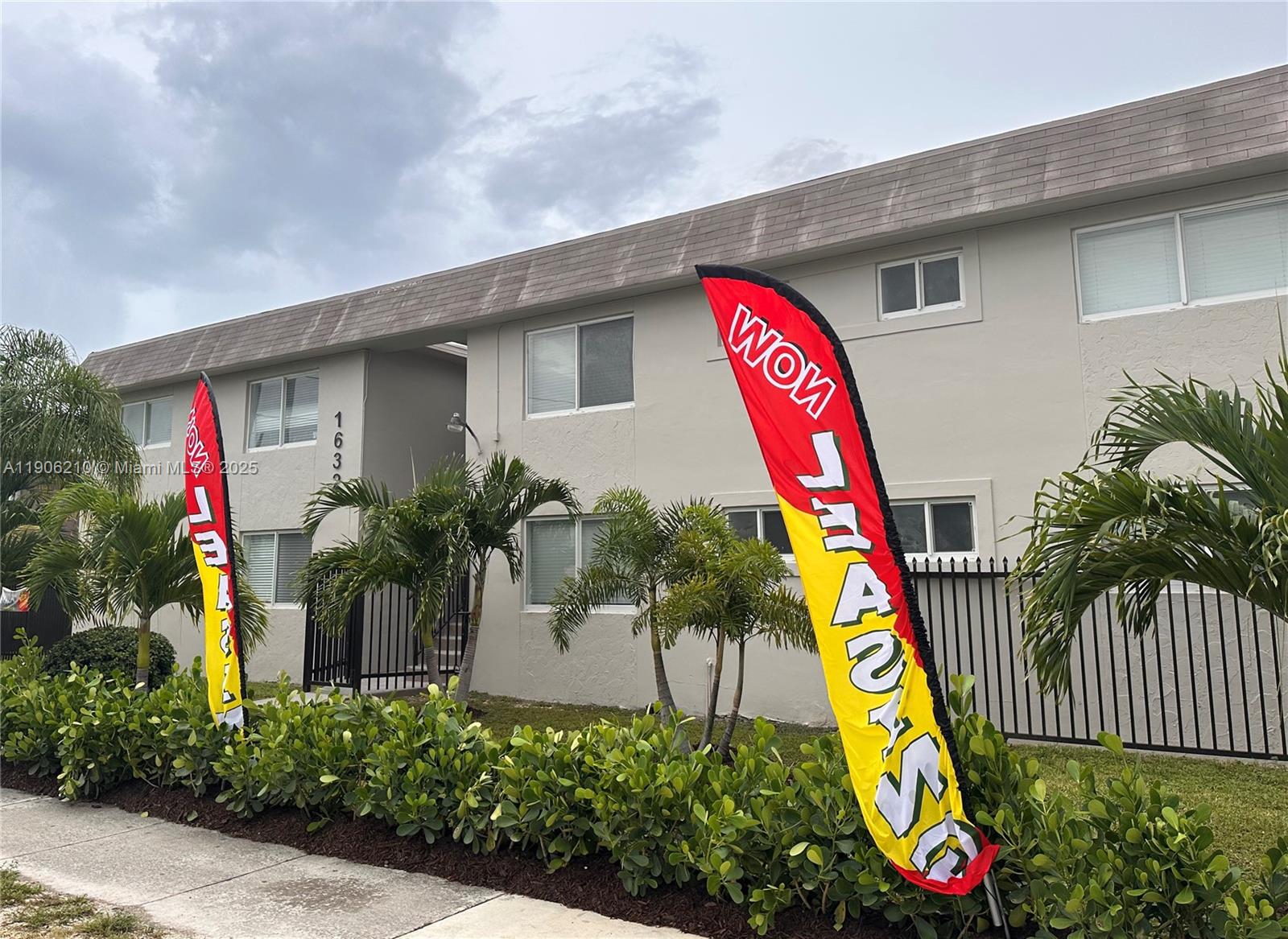 BLANTON PARK - Residential Lease