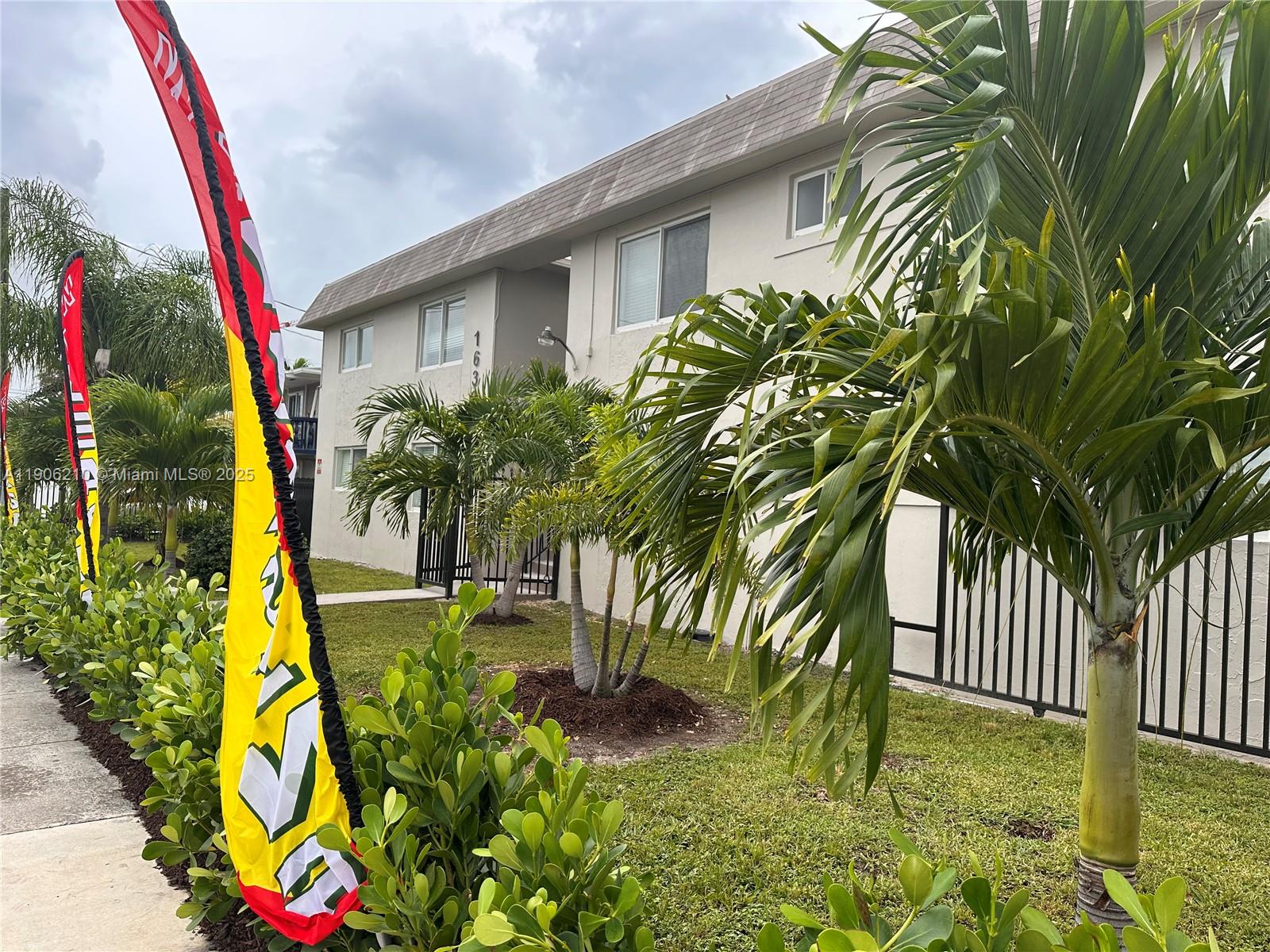 BLANTON PARK - Residential Lease