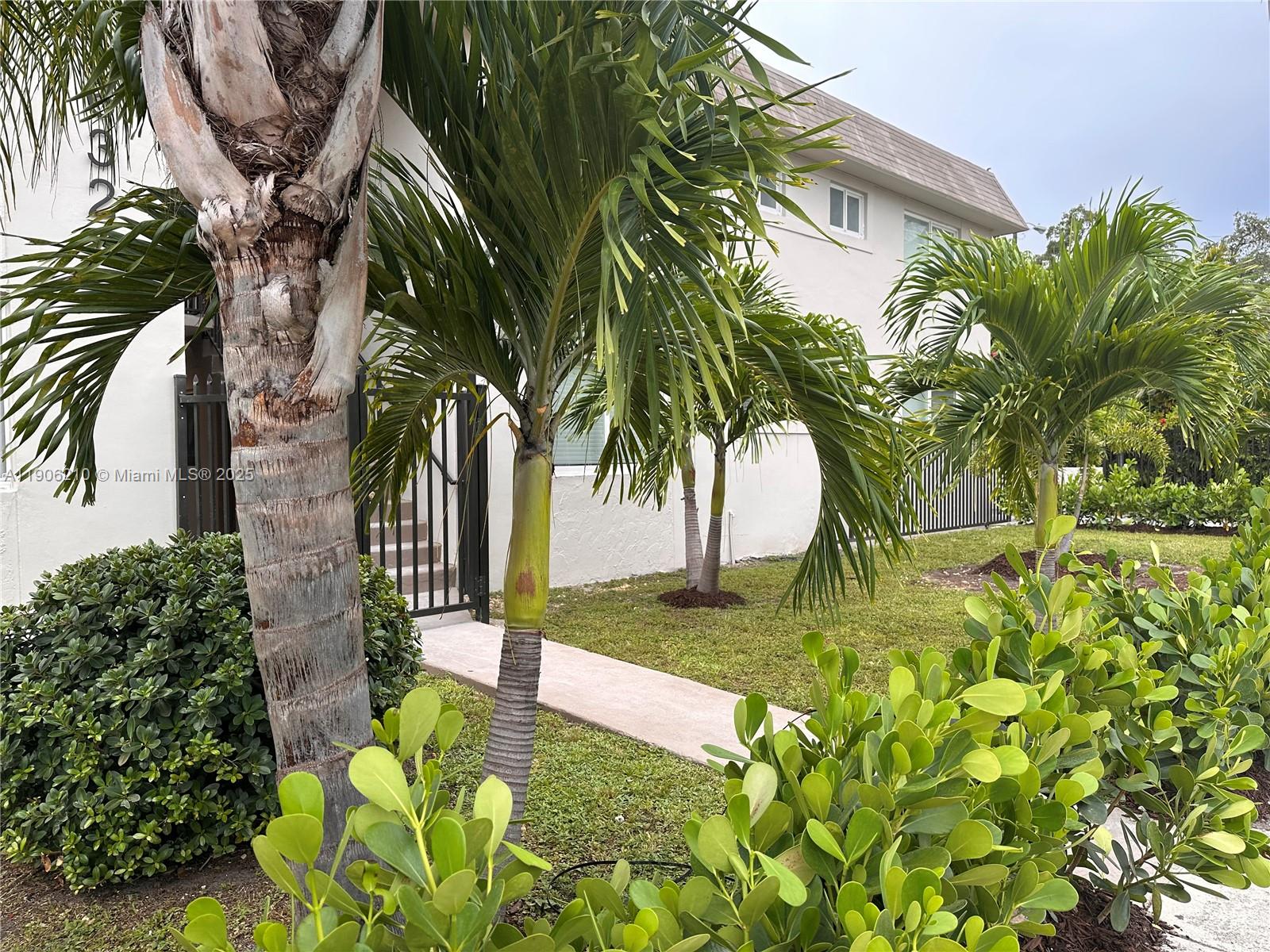 BLANTON PARK - Residential Lease