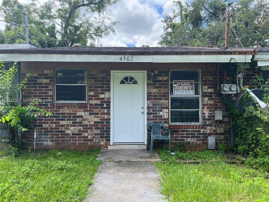 INVESTORS OPPORTUNITY!!!   2Bed 1Bath Great rental property 2 BED 1 BATH single family home- townhouse, market rent $850. NO restrictions, NO HOA. Taxes $1100. Plenty of parking space, front yard and patio on the back. Laundry inside of premises. NEW ROOF MAY 2023.