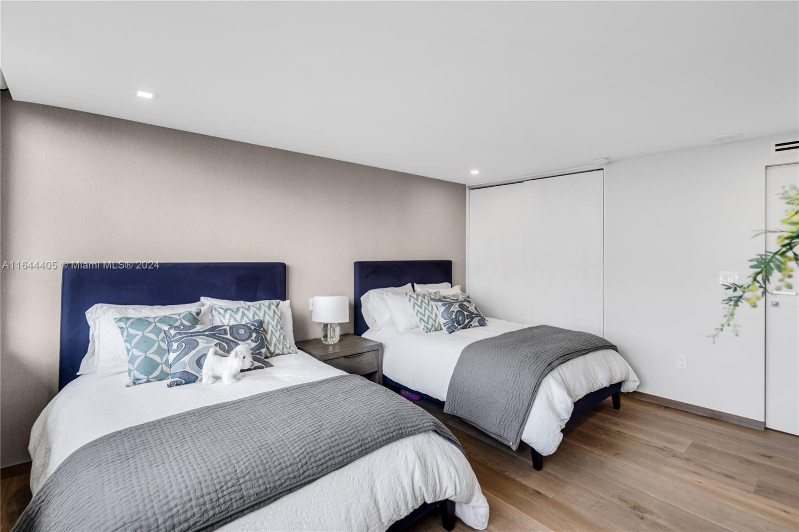 GROVE ISLE CONDO - Residential