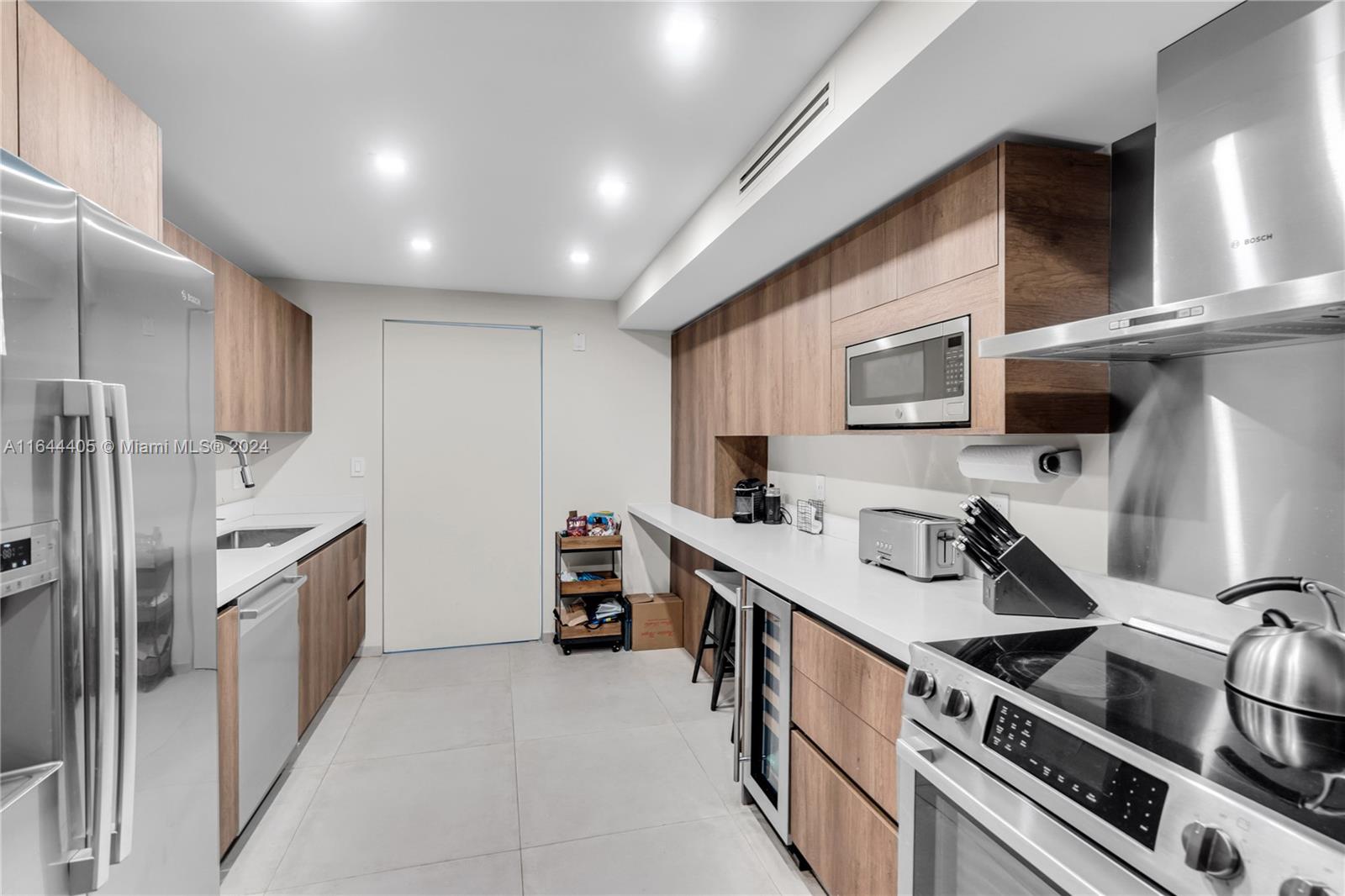GROVE ISLE CONDO - Residential