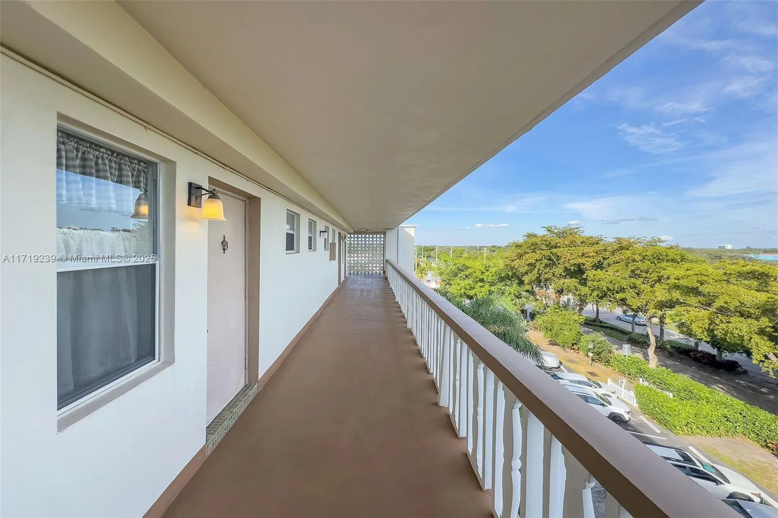 Hollywood, Florida 33021, United States, 1 Bedroom Bedrooms, ,2 BathroomsBathrooms,Residential,Active,21708