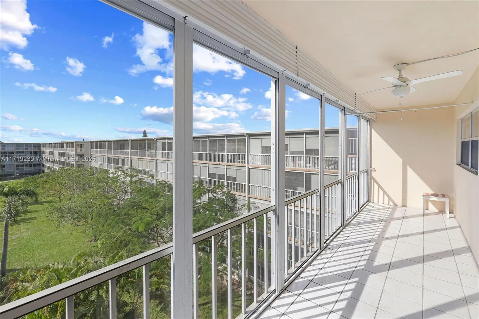 Hollywood, Florida 33021, United States, 1 Bedroom Bedrooms, ,2 BathroomsBathrooms,Residential,Active,21708