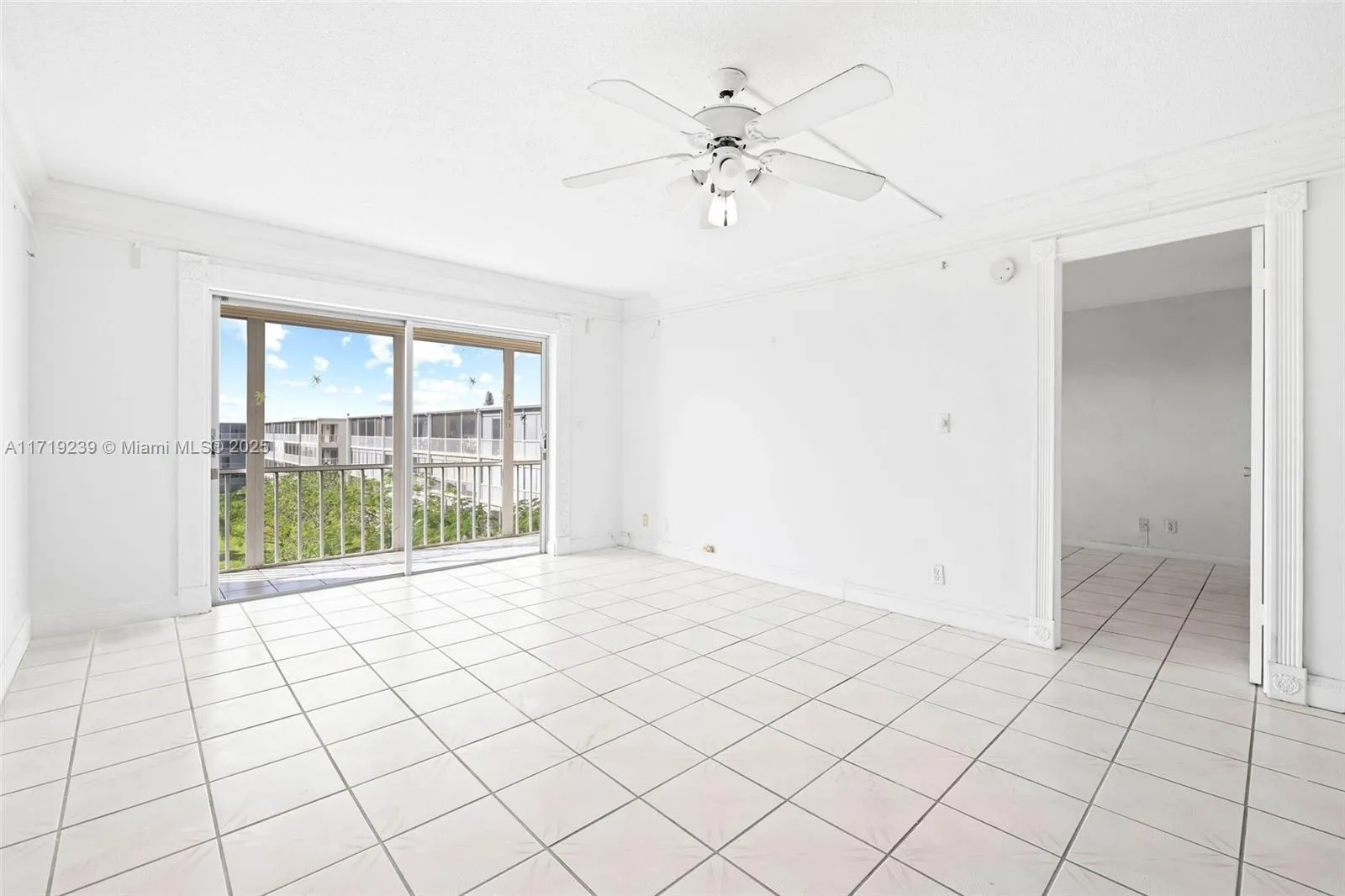 Hollywood, Florida 33021, United States, 1 Bedroom Bedrooms, ,2 BathroomsBathrooms,Residential,Active,21708