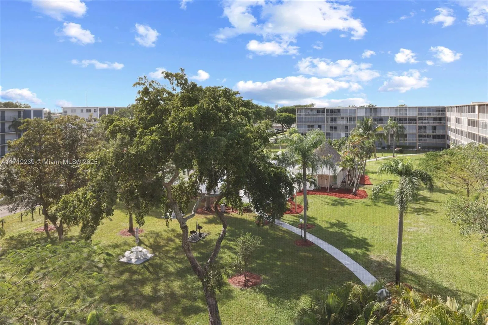 Hollywood, Florida 33021, United States, 1 Bedroom Bedrooms, ,2 BathroomsBathrooms,Residential,Active,21708