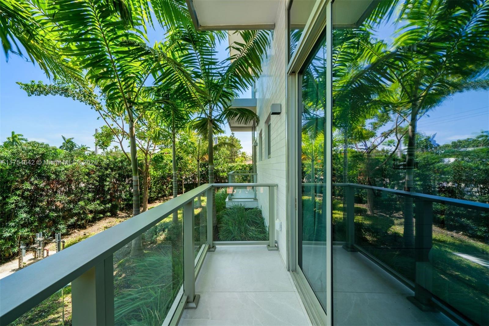 NAUTILUS SUB - Residential Lease