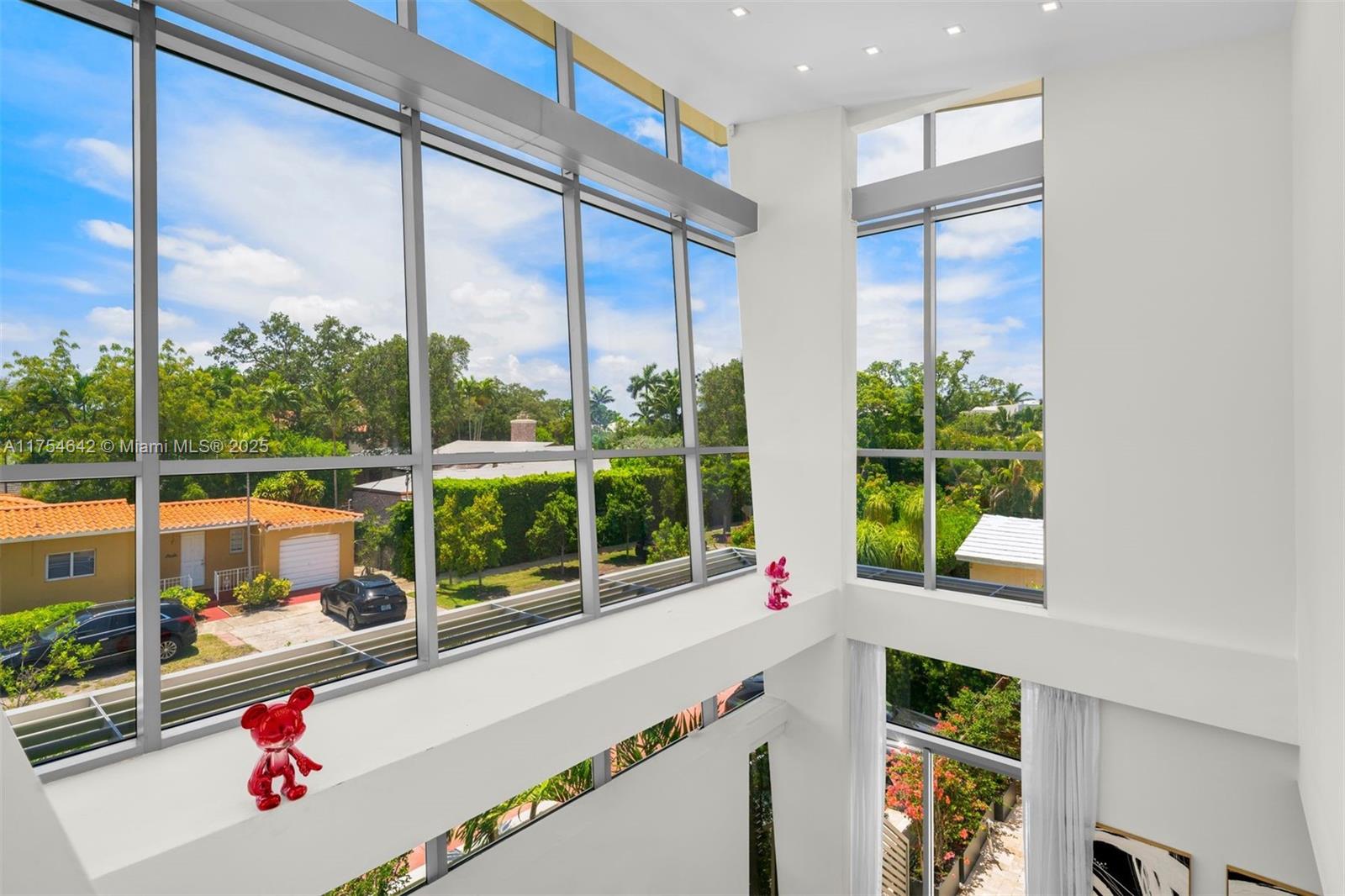 NAUTILUS SUB - Residential Lease