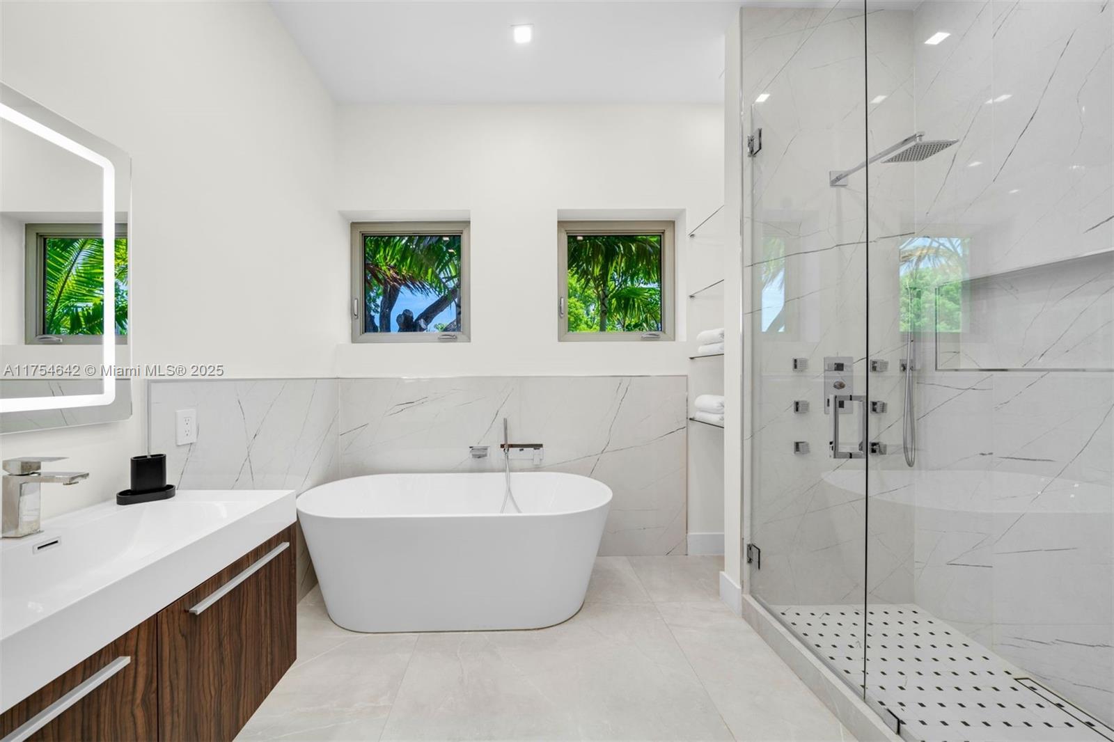 NAUTILUS SUB - Residential Lease