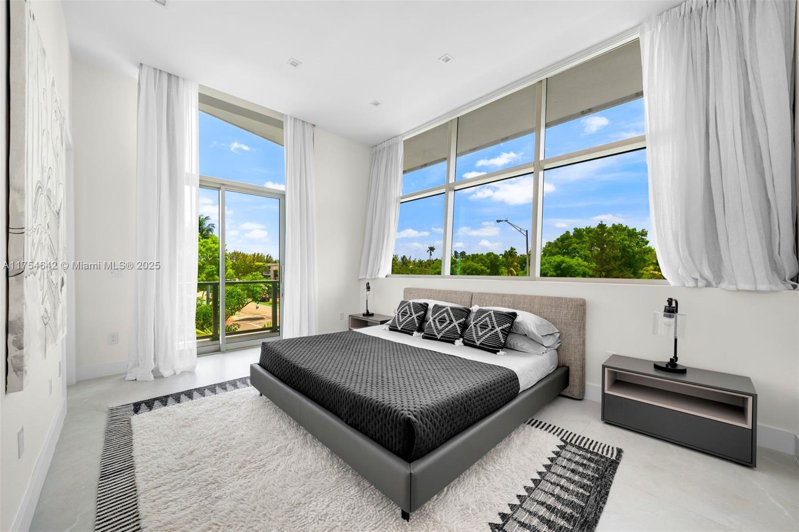 NAUTILUS SUB - Residential Lease