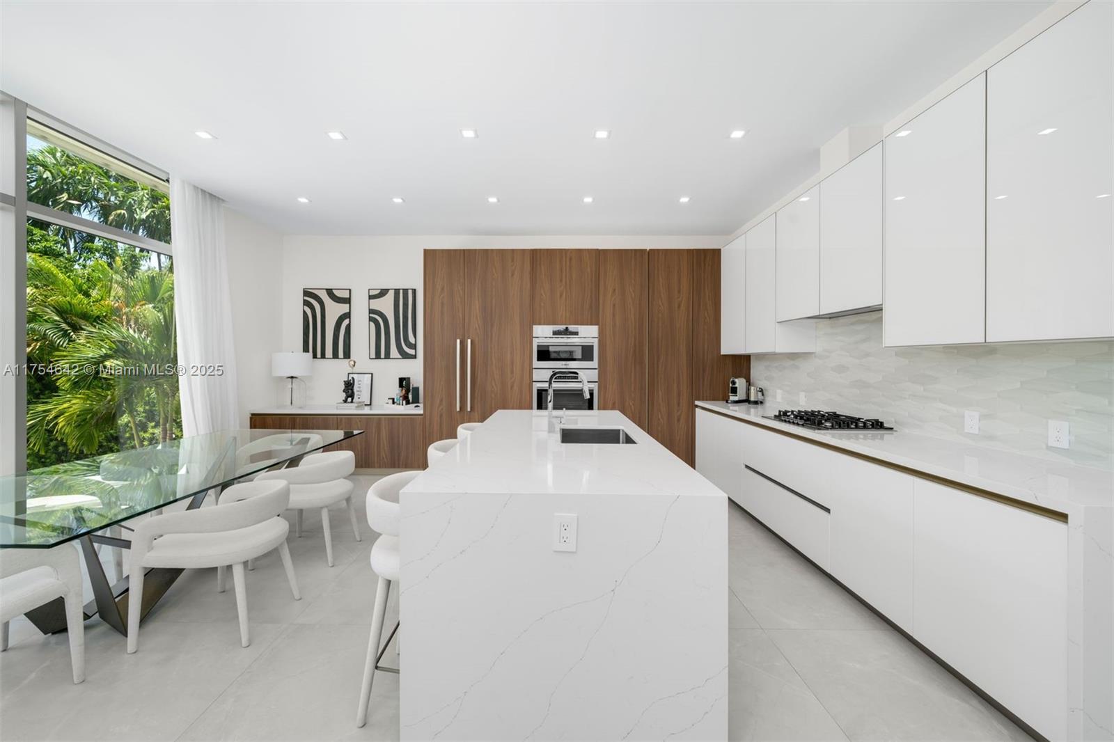 NAUTILUS SUB - Residential Lease