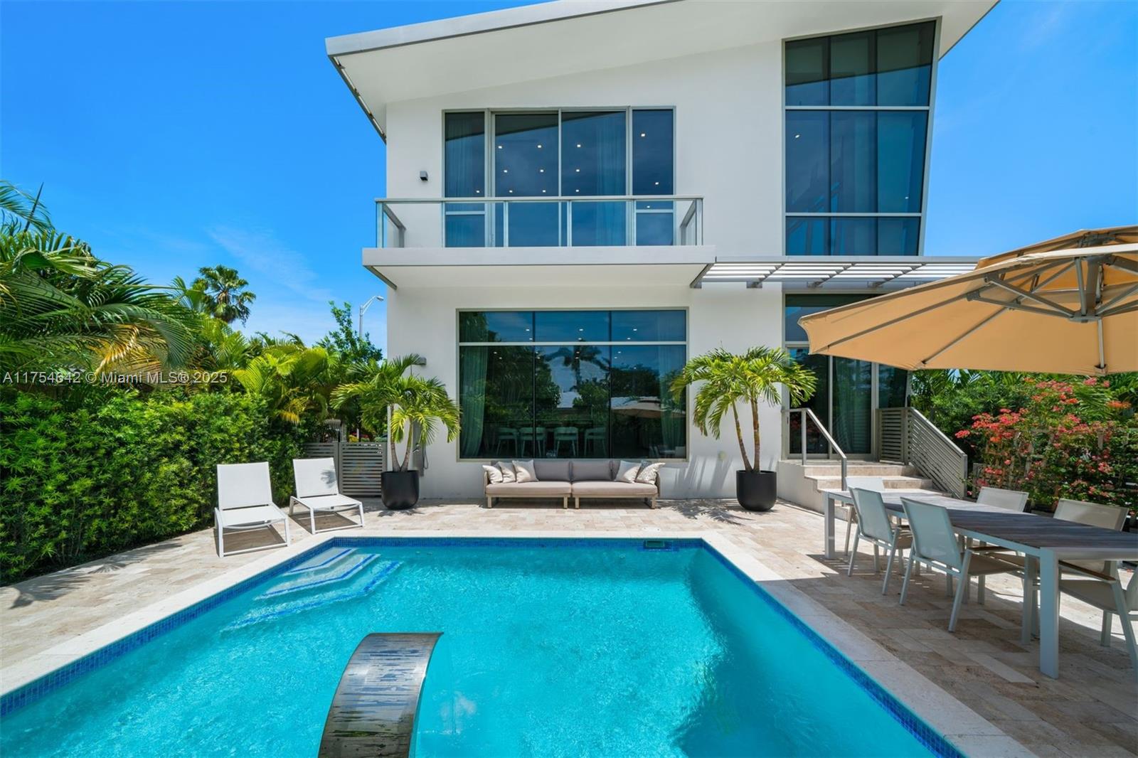 NAUTILUS SUB - Residential Lease