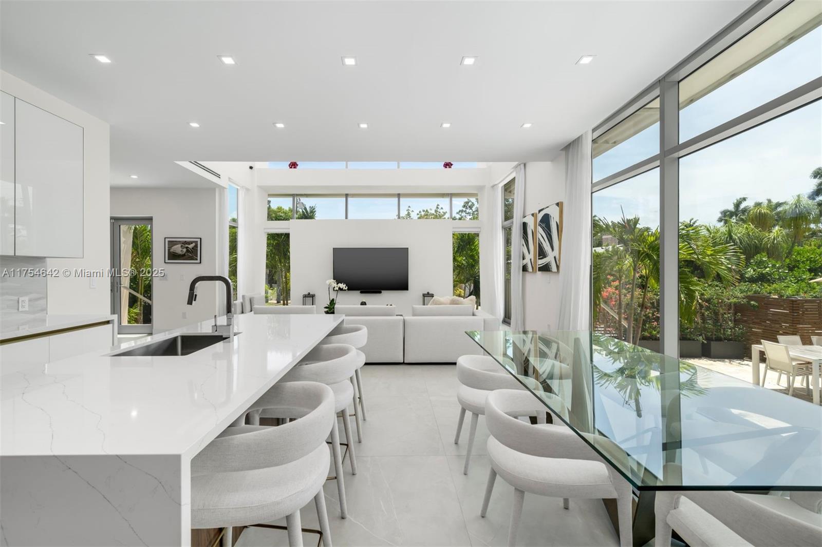 NAUTILUS SUB - Residential Lease