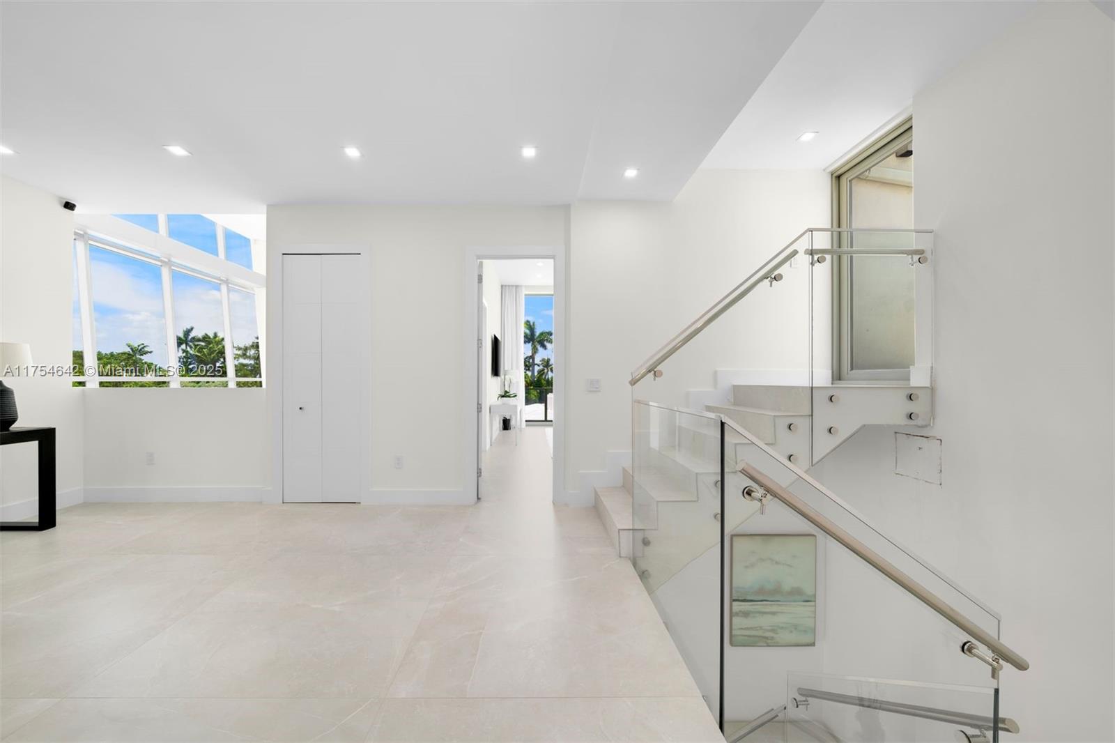 NAUTILUS SUB - Residential Lease