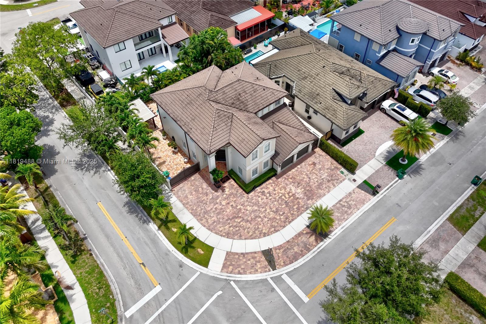 CENTURY GARDENS - Residential