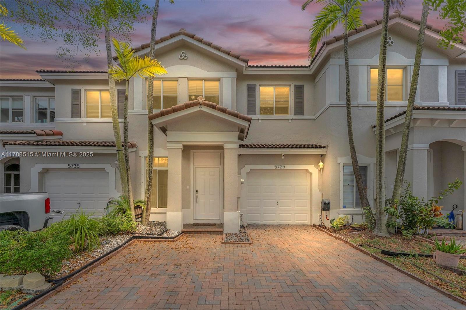 Property for Sale at 5725 Nw 112th Path, Doral, Miami-Dade County, Florida - Bedrooms: 3 
Bathrooms: 3  - $589,000