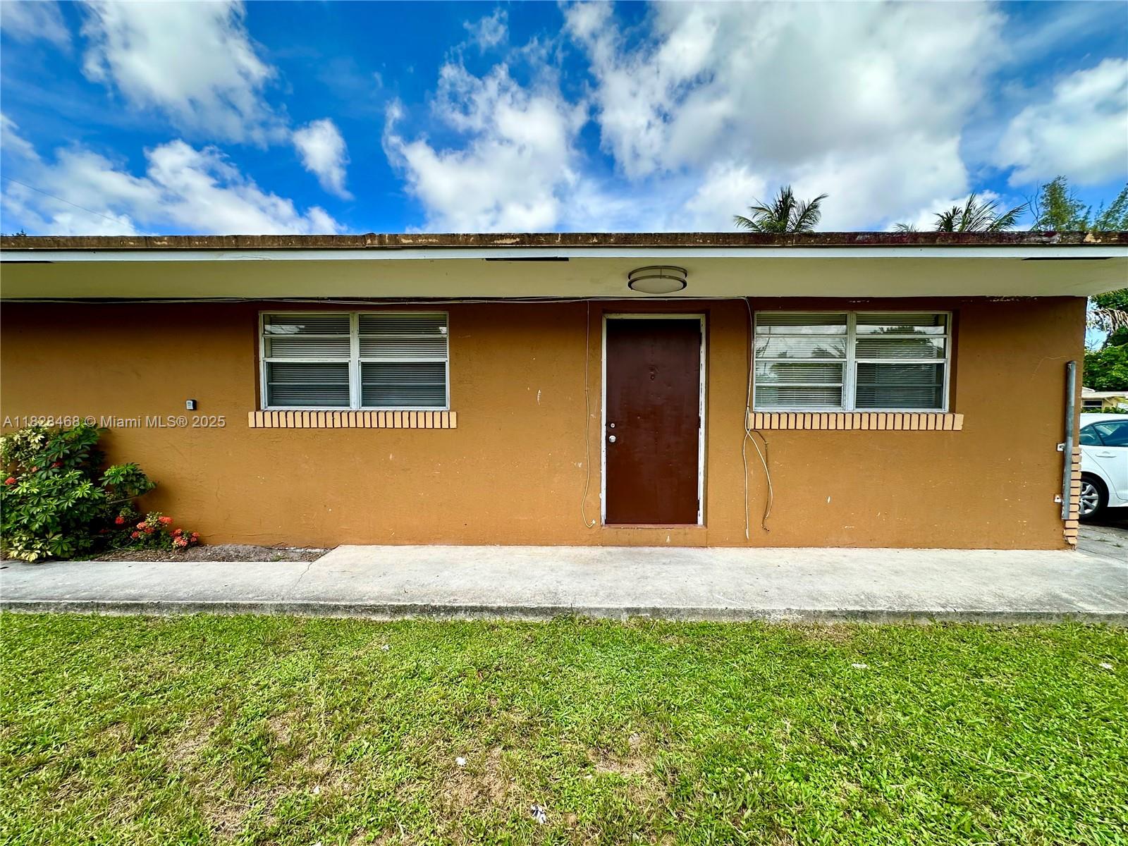 6035 SW 39th St 1