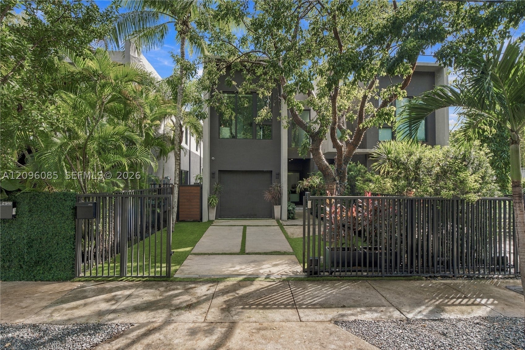 2922 Jackson Ave 2922