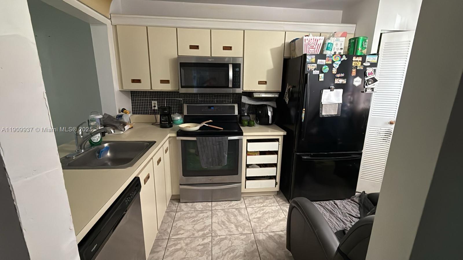 430 NE 210th Cir Ter 203-3