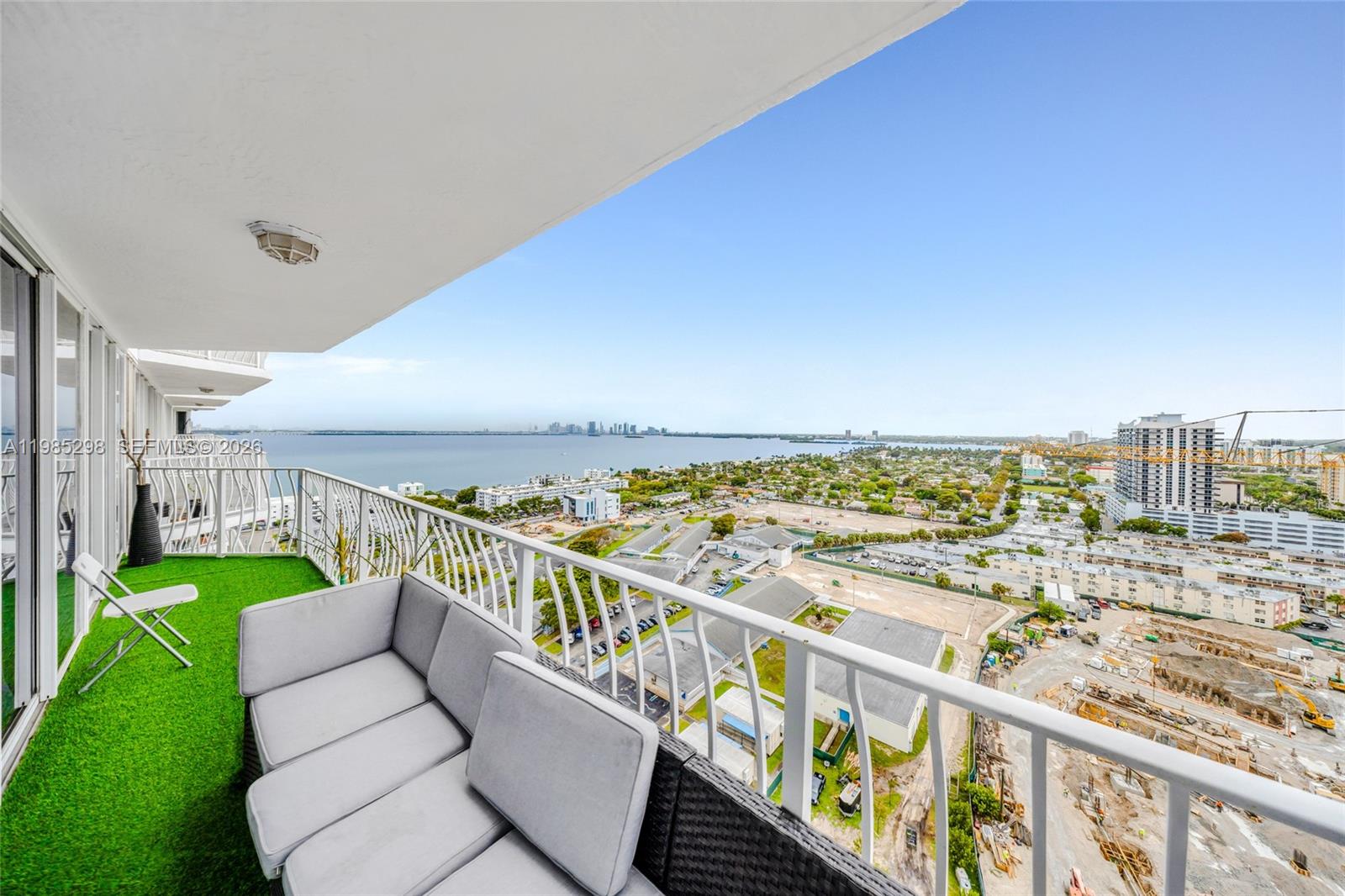 THE GRANDVIEW PALACE COND - Residential Lease