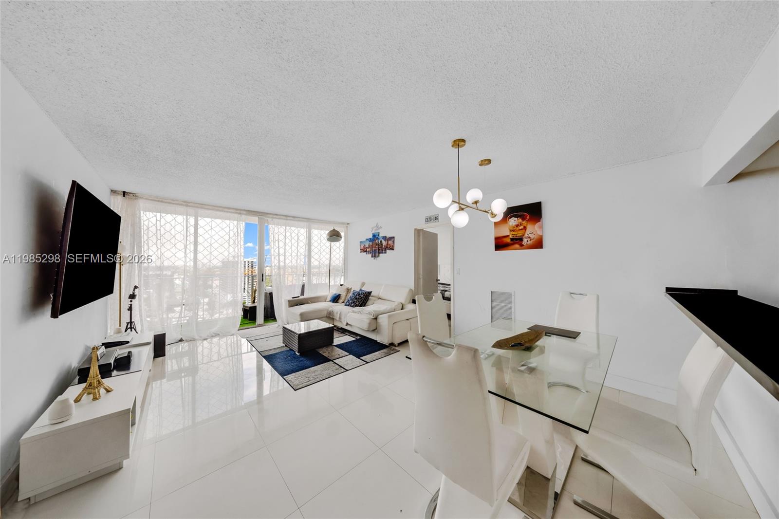 THE GRANDVIEW PALACE COND - Residential Lease