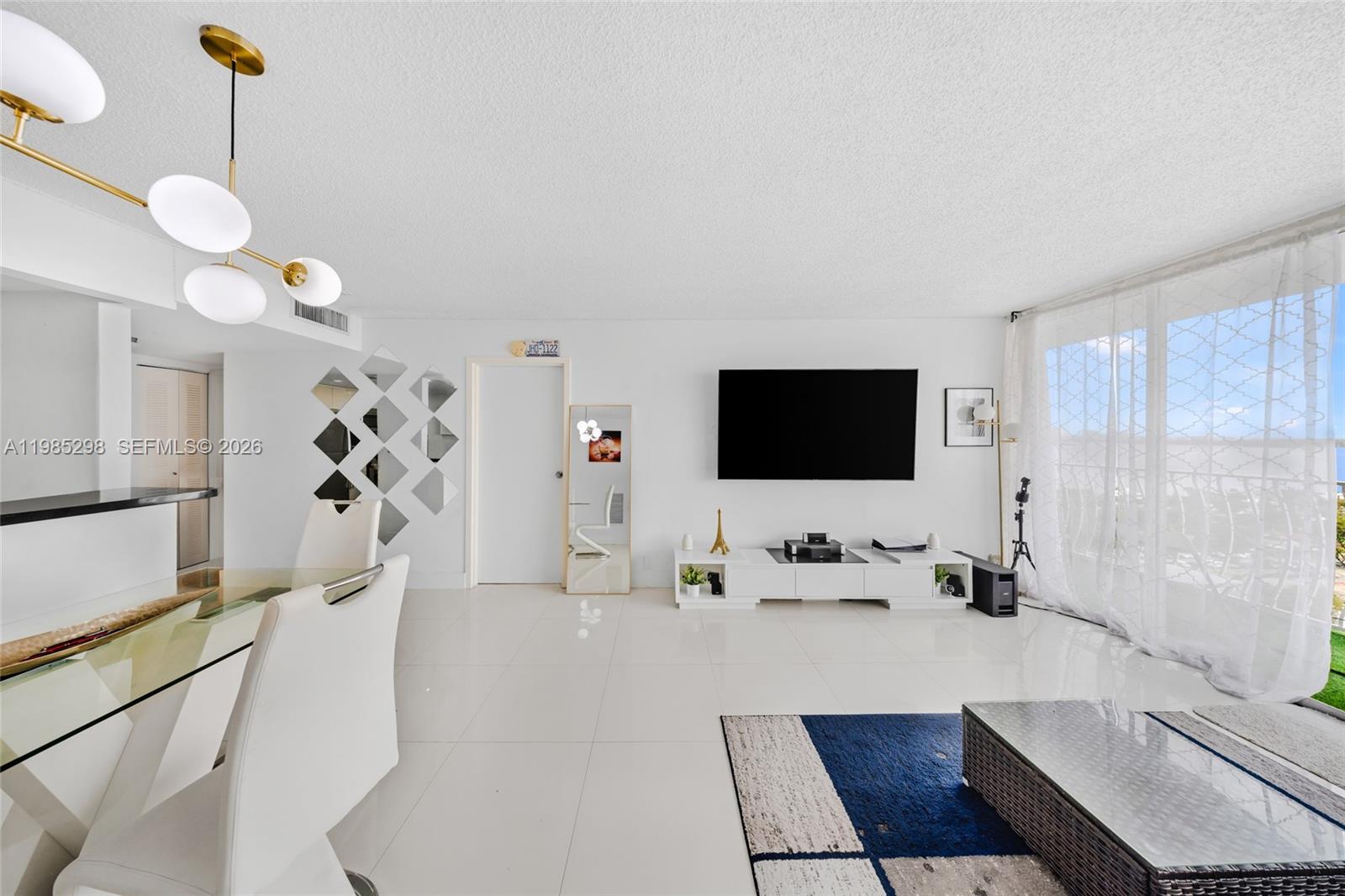 THE GRANDVIEW PALACE COND - Residential Lease