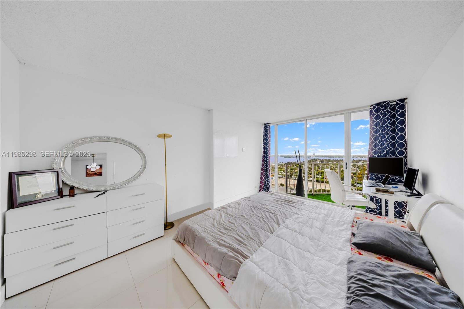 THE GRANDVIEW PALACE COND - Residential Lease