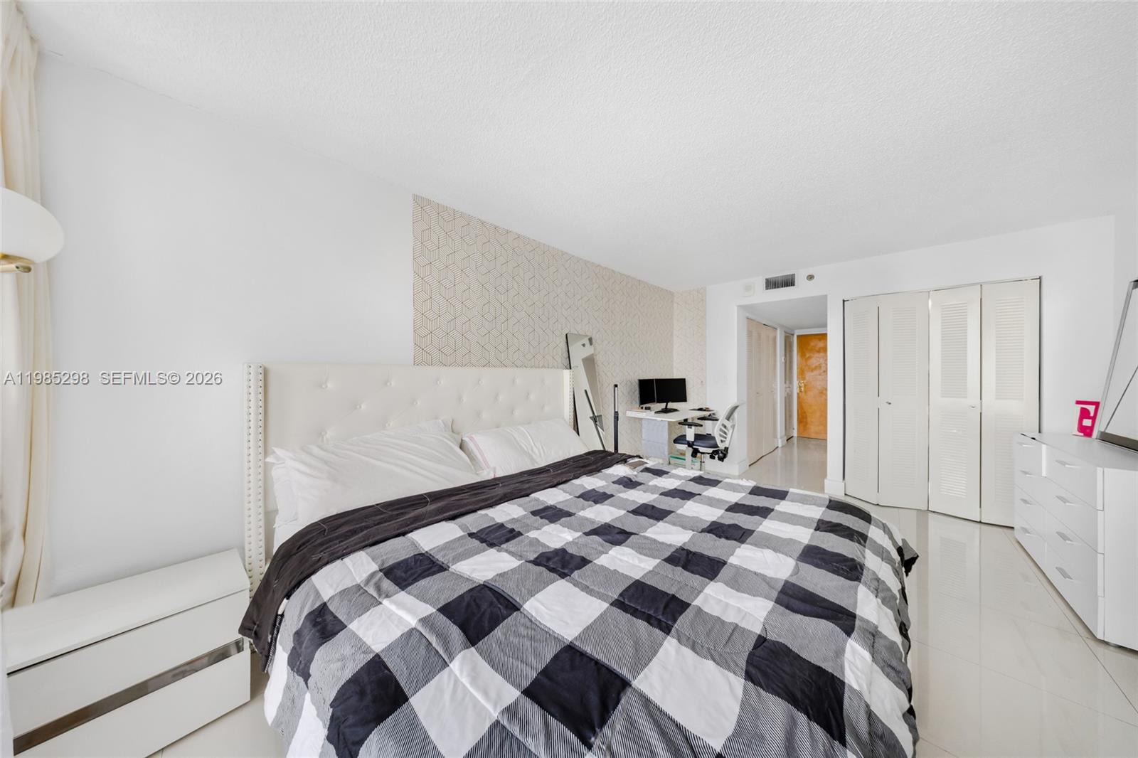 THE GRANDVIEW PALACE COND - Residential Lease