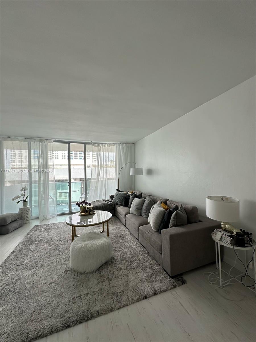 1200 West Ave PH22