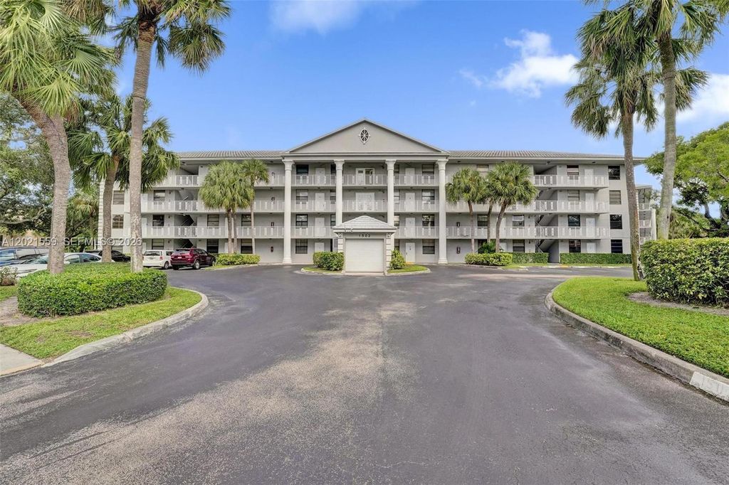 Photo of 1502 Whitehall Dr #305, Davie, FL 33324 (MLS # A12021559)