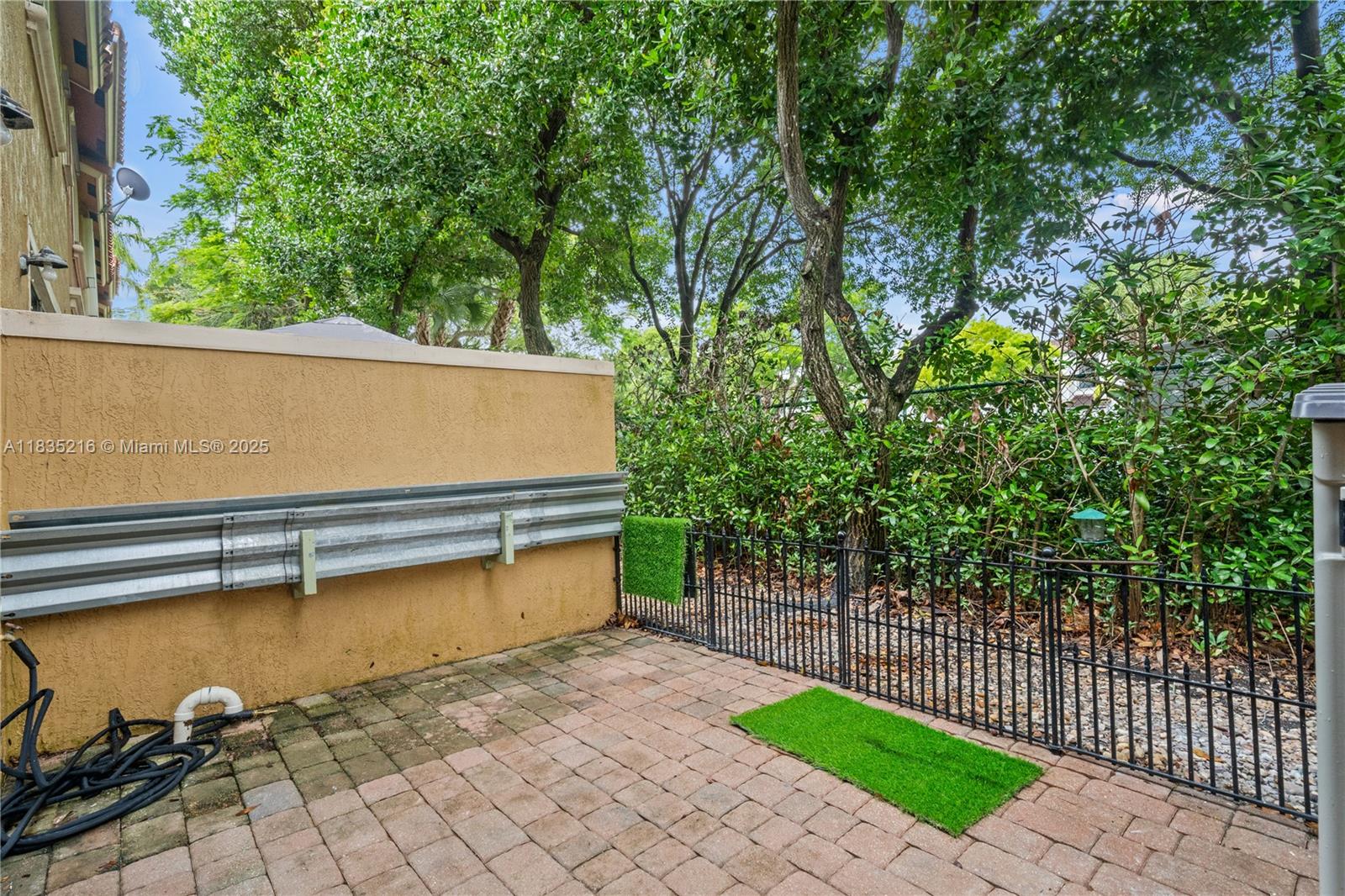 HAMPTON ISLES CONDO - Residential