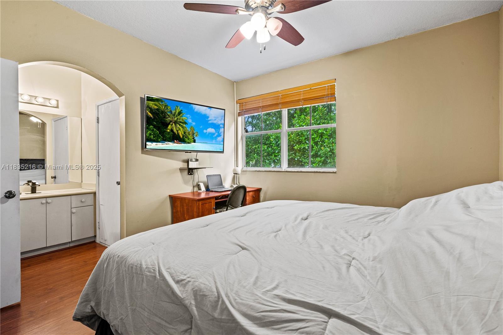 HAMPTON ISLES CONDO - Residential