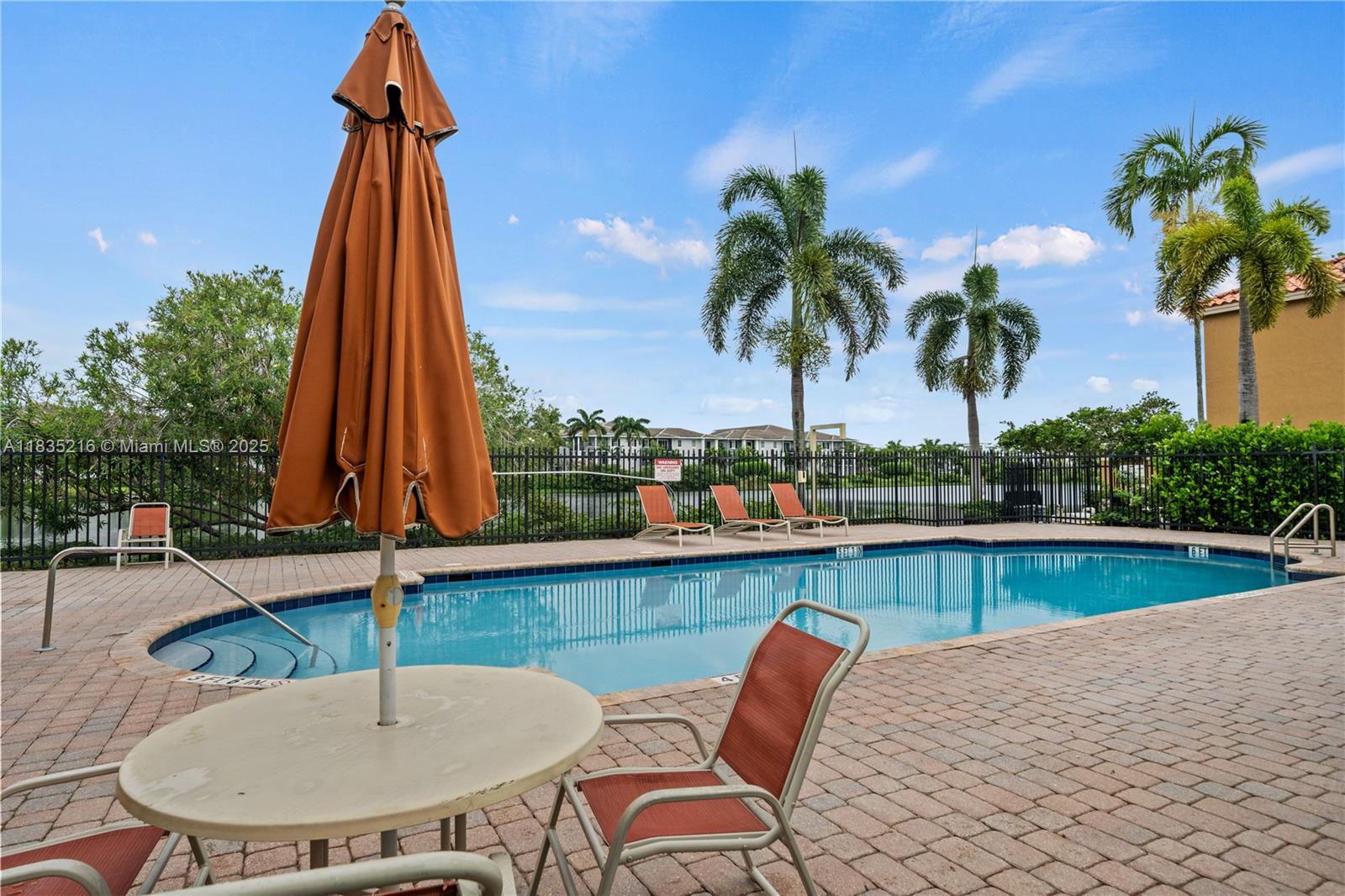 HAMPTON ISLES CONDO - Residential