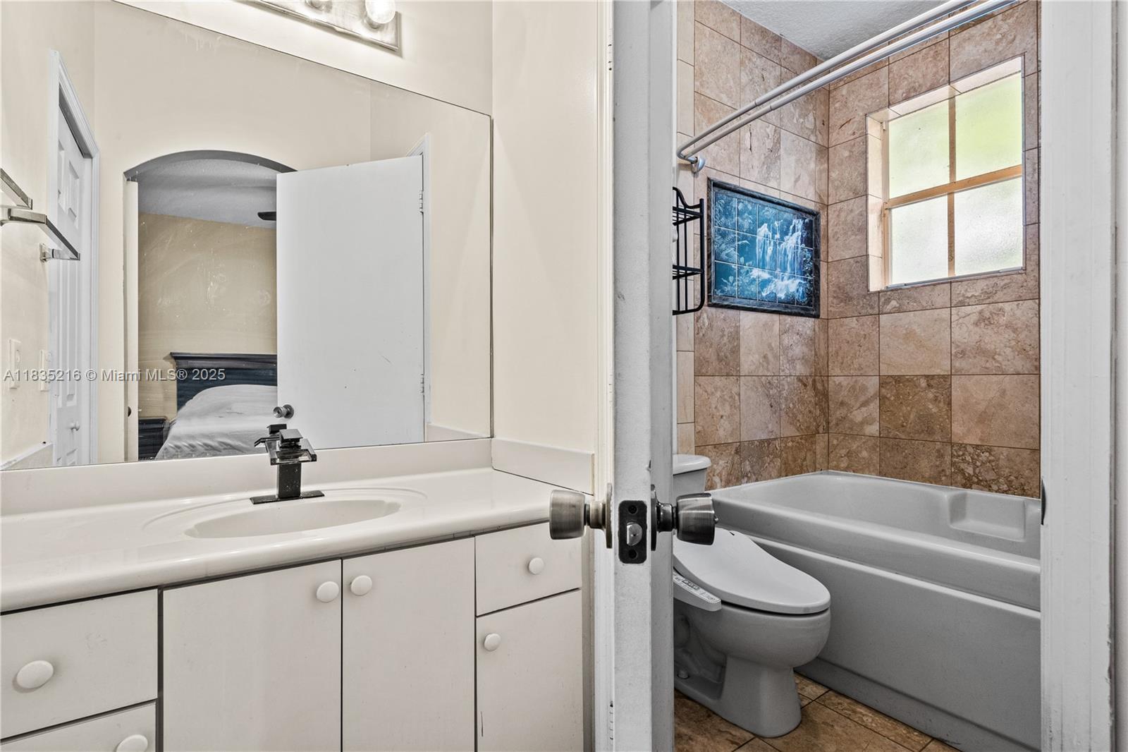 HAMPTON ISLES CONDO - Residential