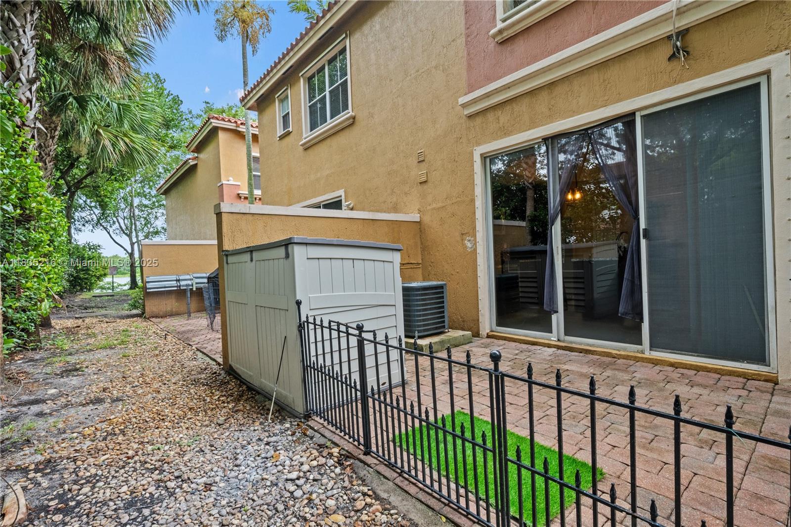 HAMPTON ISLES CONDO - Residential