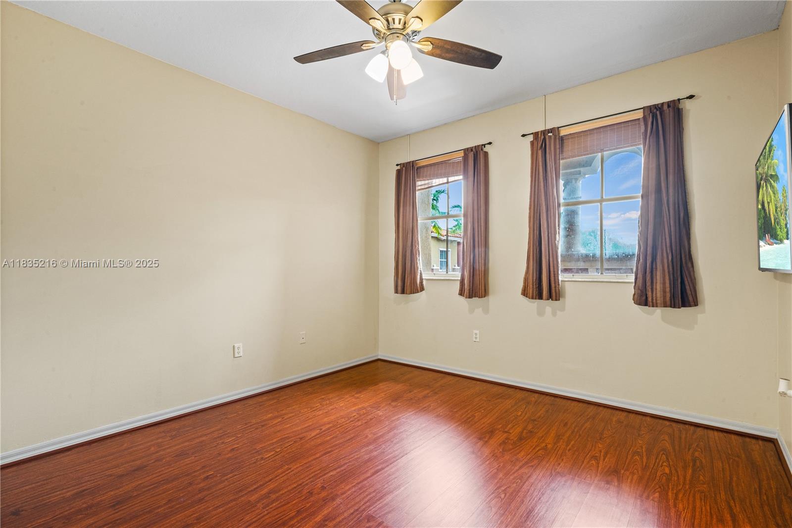 HAMPTON ISLES CONDO - Residential