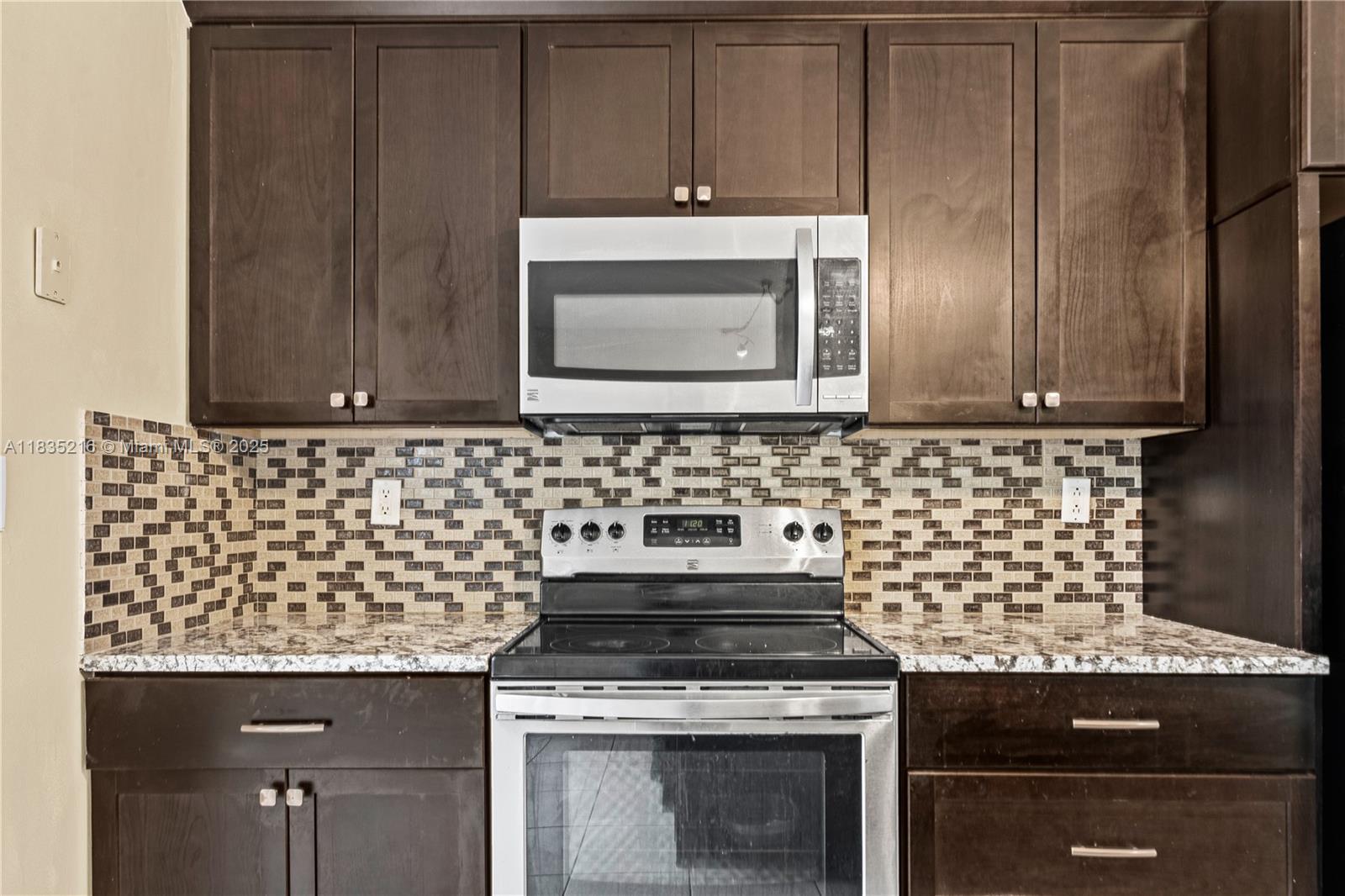 HAMPTON ISLES CONDO - Residential